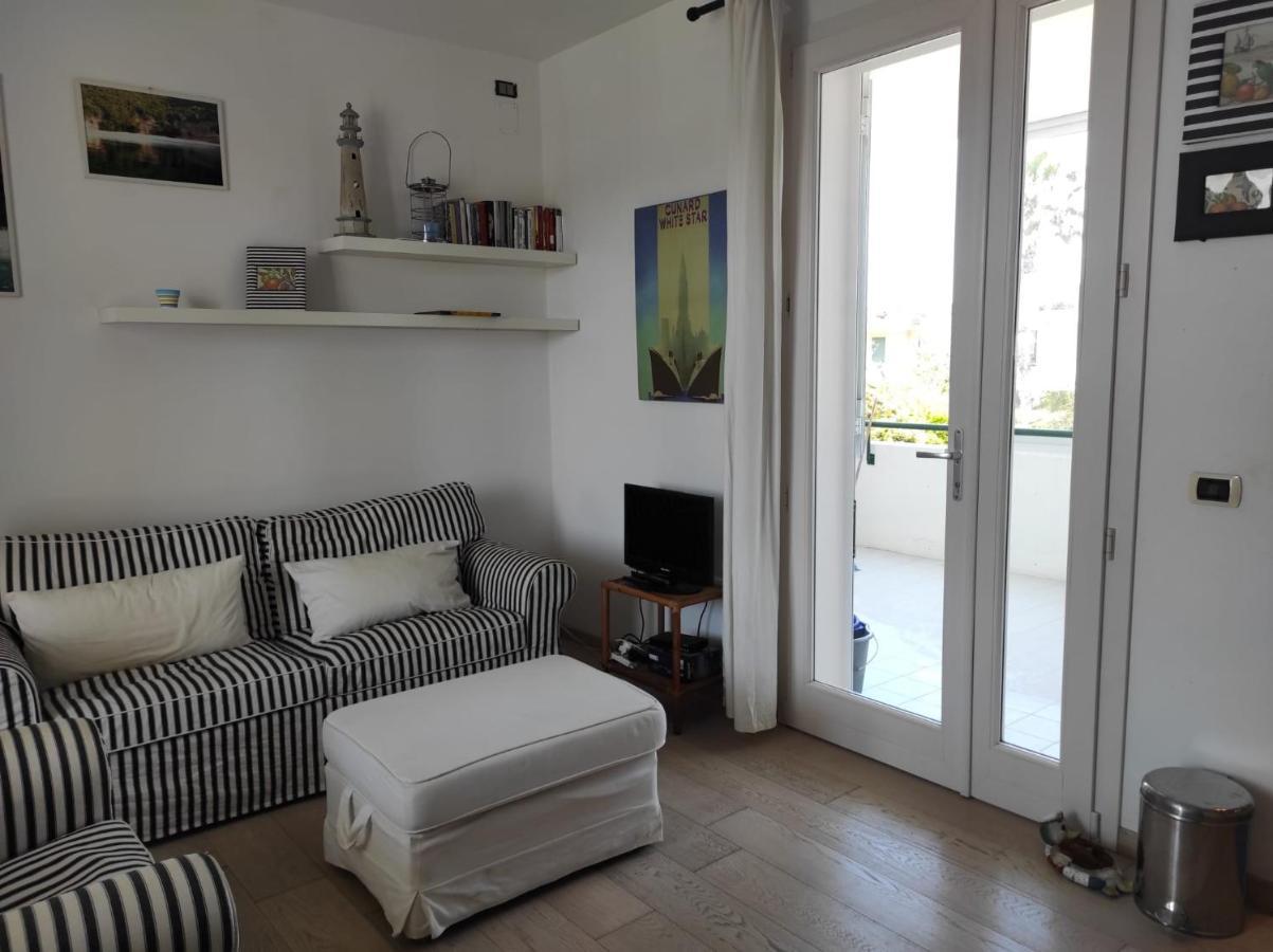 Grazioso Appartamento Vicino Al Mare San Cataldo  Exterior foto