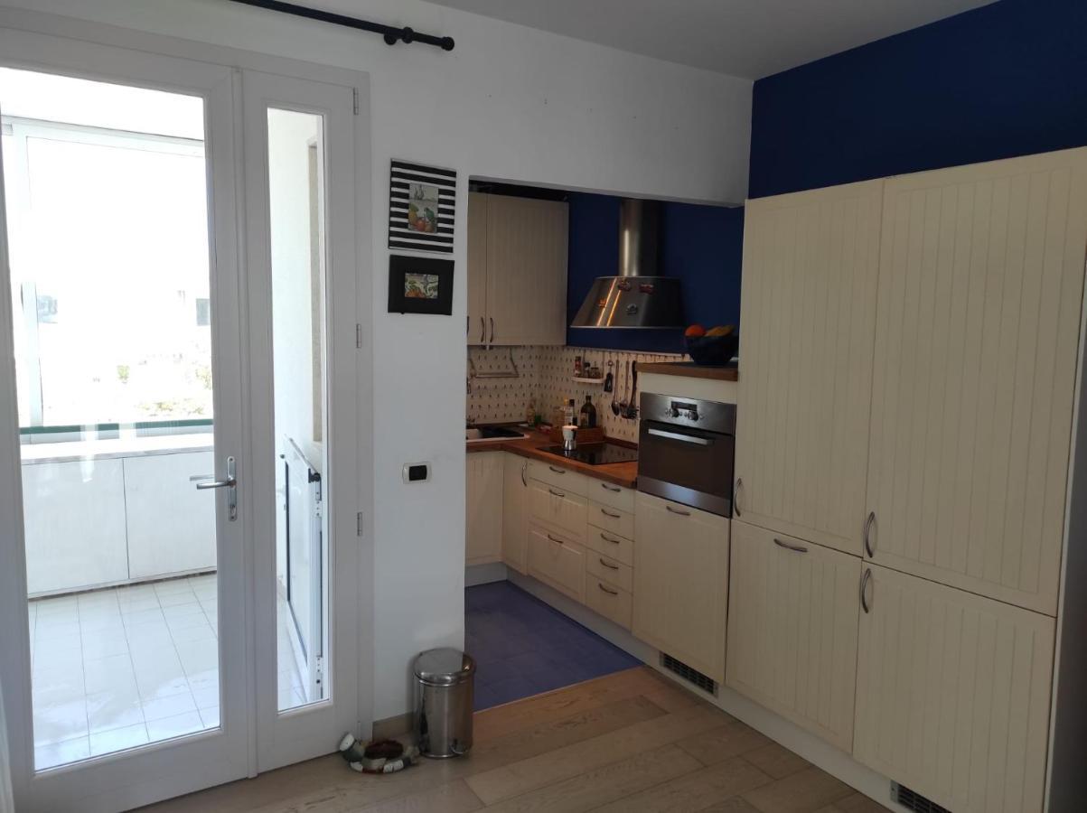 Grazioso Appartamento Vicino Al Mare San Cataldo  Exterior foto